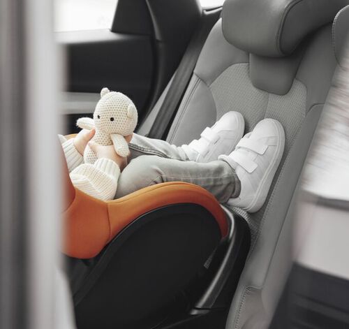 Dostatek prostoru pro malé nožičky v Britax Römer Dualfix Pro