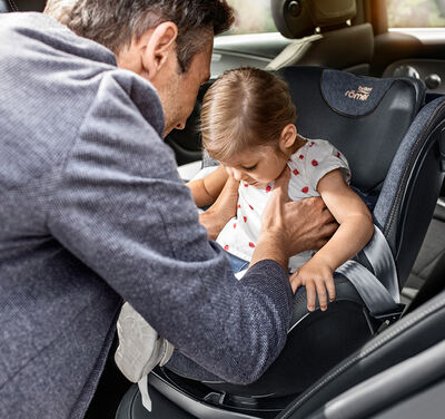 https://www.britax-roemer.pl/dw/image/v2/BBSR_PRD/on/demandware.static/-/Sites-Britax-EU-Library/default/dw5c5a57d4/Features/CarSeats/Feature-CS-360Rotation.jpg?sw=400&sh=400&sm=fit