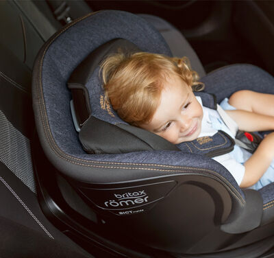 https://www.britax-roemer.pl/dw/image/v2/BBSR_PRD/on/demandware.static/-/Sites-Britax-EU-Library/default/dwb1985baf/Features/CarSeats/Feature-CS-VShapedHeadrest-9002.jpg?sw=400&sh=400&sm=fit